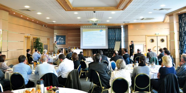 Photo réunion de personnes